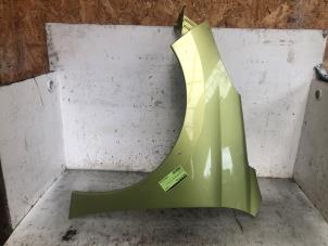 Gebruikte Spatbord links-voor Peugeot 207/207+ (WA/WC/WM) 1.4 16V VTi Prijs € 70,00 Margeregeling aangeboden door Autodemontage de Zaag