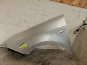 Gebruikte Spatbord links-voor Seat Ibiza IV SC (6J1) 1.6 16V Prijs € 90,00 Margeregeling aangeboden door Autodemontage de Zaag