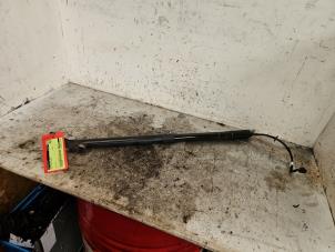 Gebruikte Gasveer links-achter Ford C-Max (DXA) 1.6 TDCi 16V Prijs € 25,00 Margeregeling aangeboden door Autodemontage de Zaag