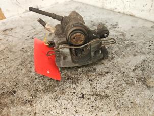 Gebruikte Remklauw (Tang) rechts-achter Ford C-Max (DXA) 1.6 TDCi 16V Prijs € 15,00 Margeregeling aangeboden door Autodemontage de Zaag