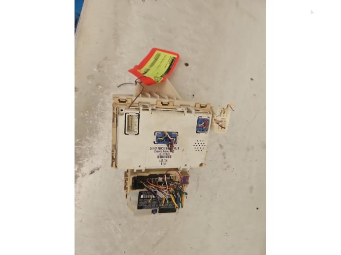 Säkringsbox från en Suzuki SX4 (EY/GY) 1.6 16V VVT Comfort,Exclusive Autom. 2007