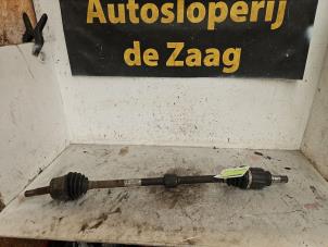 Gebruikte Steekas rechts-voor Mitsubishi Colt (Z2/Z3) 1.5 16V Prijs € 35,00 Margeregeling aangeboden door Autodemontage de Zaag