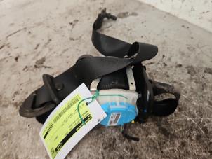 Begagnade Främre säkerhetsbälte, vänster Mercedes CLA (117.3) 1.6 CLA-200 16V Pris € 150,00 Marginaltabell erbjuds av Autodemontage de Zaag