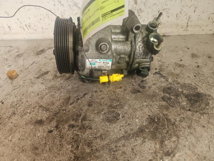 Luftkonditioneringspump från en Peugeot 307 Break (3E) 1.6 16V 2005