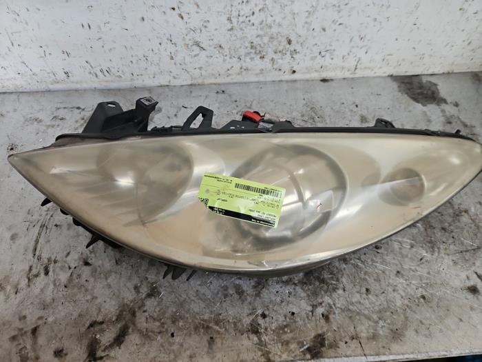 Koplamp links van een Peugeot 307 Break (3E) 1.6 16V 2005