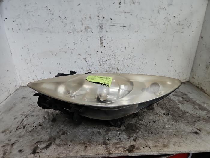 Koplamp links van een Peugeot 307 Break (3E) 1.6 16V 2005