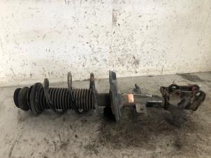 Gebruikte Schokdemperpoot links-voor Renault Captur II (RJB) 1.0 TCe 12V Prijs € 90,00 Margeregeling aangeboden door Autodemontage de Zaag