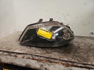 Gebruikte Linker Koplamp Seat Ibiza III (6L1) 1.2 12V Prijs € 35,00 Margeregeling aangeboden door Autodemontage de Zaag