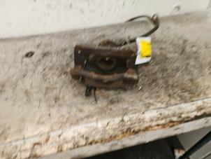 Używane Zacisk hamulcowy prawy przód Honda Civic (FK/FN) 1.4i Type S 16V Cena € 25,00 Procedura marży oferowane przez Autodemontage de Zaag