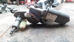 Gebruikte Ruitenwissermotor achter Daewoo Lanos (TA/TF08/48/86) 1.3 Prijs € 15,00 Margeregeling aangeboden door Autodemontage de Zaag