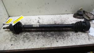 Gebruikte Steekas rechts-voor Volkswagen Golf IV (1J1) 1.9 TDI 110 Prijs € 35,00 Margeregeling aangeboden door Autodemontage de Zaag