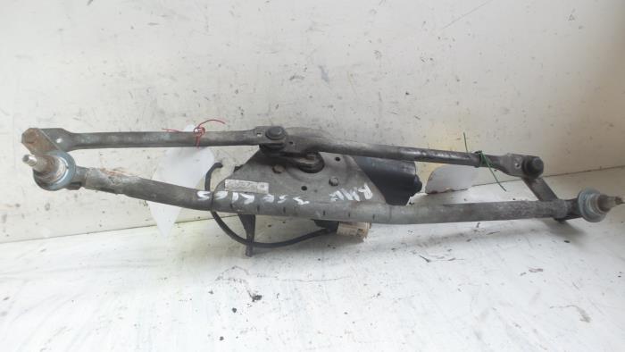 Ruitenwissermotor voor van een BMW 3 serie Touring (E36/3) 318i 1996