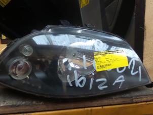 Gebruikte Linker Koplamp Seat Ibiza Prijs € 20,00 Margeregeling aangeboden door Autodemontage de Zaag
