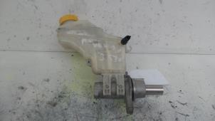 Gebruikte Hoofdremcilinder Fiat Grande Punto (199) 1.3 JTD Multijet 16V Prijs € 20,00 Margeregeling aangeboden door Autodemontage de Zaag