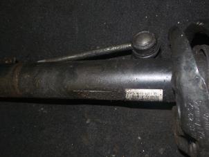 Gebruikte Mac Phersonpoot rechts-voor Volkswagen Caddy III (2KA,2KH,2CA,2CH) 1.6 TDI 16V Prijs € 45,00 Margeregeling aangeboden door Autodemontage de Zaag