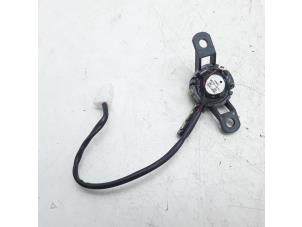 Begagnade Högtalare Hyundai i20 1.2i 16V Pris € 19,99 Marginaltabell erbjuds av Japoto Parts B.V.