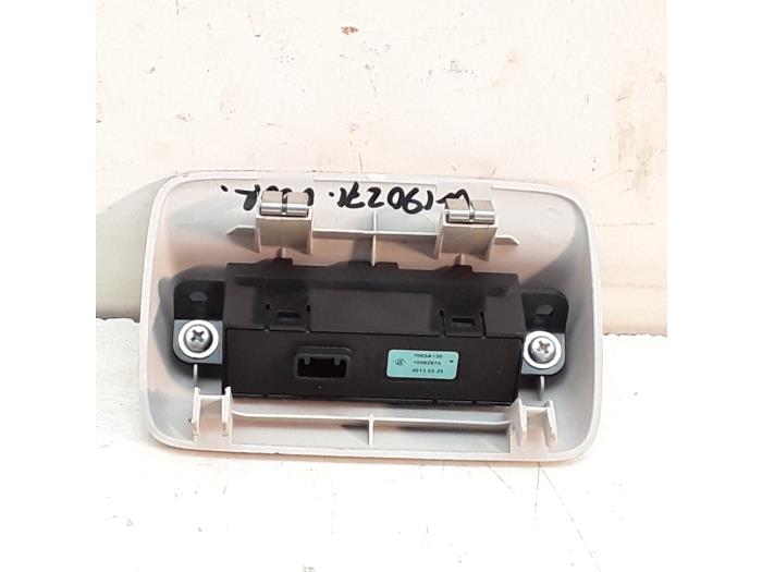 Display Interieur van een Mitsubishi Space Star (A0) 1.0 12V 2013