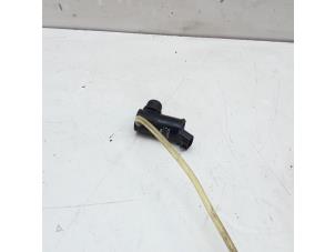 Używane Pompa spryskiwacza przód Toyota RAV4 (A1) 2.0i,SR 16V 4x4 Cabrio Cena € 19,95 Procedura marży oferowane przez Japoto Parts B.V.