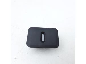 Begagnade Diverse Kia Cee'd Sportswagon (JDC5) 1.6 CRDi 16V VGT Pris € 9,99 Marginaltabell erbjuds av Japoto Parts B.V.