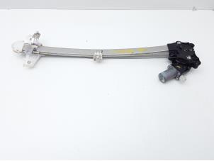 Gebruikte Raammechaniek 4Deurs rechts-voor Suzuki Baleno (EW/FW) 1.2 Dual Jet 16V Prijs € 60,49 Inclusief btw aangeboden door Japoto Parts B.V.