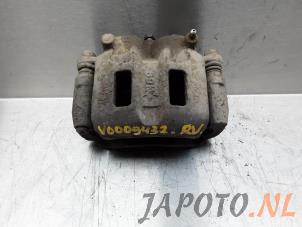 Gebruikte Remklauw (Tang) rechts-voor Mitsubishi Pajero Canvas Top (V6/7) 3.2 DI-D 16V Prijs € 14,95 Margeregeling aangeboden door Japoto Parts B.V.
