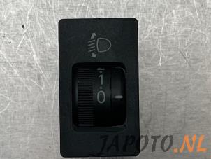 Begagnade Brytare, AIH strålkastare Lexus RX (L2) 300 V6 24V VVT-i Pris € 14,95 Marginaltabell erbjuds av Japoto Parts B.V.