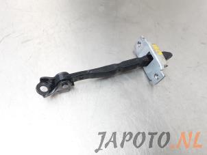 Begagnade Dörrstopp, 4-dörrars, höger bak Suzuki Ignis (MF) 1.2 Dual Jet 16V Smart Hybrid Pris € 30,19 Inklusive moms erbjuds av Japoto Parts B.V.