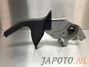 Gebruikte Handremhendel Hyundai iX35 (LM) 1.6 GDI 16V Prijs € 42,29 Inclusief btw aangeboden door Japoto Parts B.V.