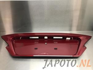 Gebruikte Handgreep Achterklep Lexus IS C (E2) 250 C 2.5 V6 24V Prijs € 74,95 Margeregeling aangeboden door Japoto Parts B.V.