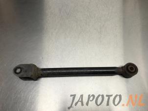 Gebruikte Draagarm onder rechts-achter Lexus IS C (E2) 250 C 2.5 V6 24V Prijs € 39,00 Margeregeling aangeboden door Japoto Parts B.V.