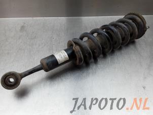 Gebruikte Schokdemper rechts-voor Toyota Land Cruiser (J15) 3.0 D-4D-F 16V Van Prijs € 90,69 Inclusief btw aangeboden door Japoto Parts B.V.