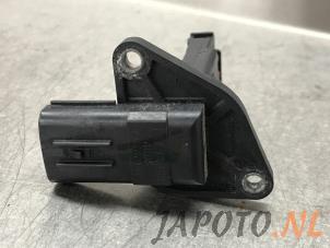 Gebruikte Luchtmassameter Mitsubishi Space Star (A0) 1.0 12V Prijs € 24,99 Margeregeling aangeboden door Japoto Parts B.V.