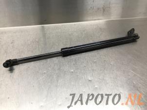 Gebruikte Amortisseur rechts-achter Mazda CX-5 I (KE,GH) 2.0 SkyActiv-G 16V 2WD Prijs € 18,09 Inclusief btw aangeboden door Japoto Parts B.V.