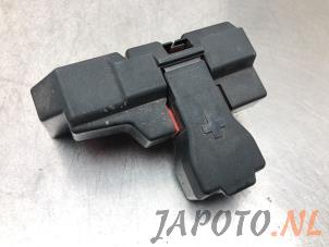 Gebruikte Zekering Mazda CX-5 I (KE,GH) 2.0 SkyActiv-G 16V 2WD Prijs € 42,29 Inclusief btw aangeboden door Japoto Parts B.V.