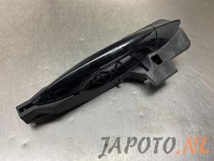 Gebruikte Portiergreep 4Deurs links-achter Hyundai i30 (GDHB5) 1.4 16V Prijs € 19,95 Margeregeling aangeboden door Japoto Parts B.V.