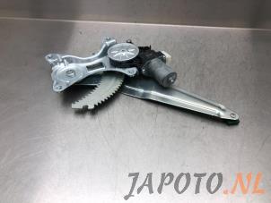 Begagnade Fönstermekanism för bakre dörr, 4-dörrars, vänster Suzuki Ignis (MF) 1.2 Dual Jet 16V Smart Hybrid AllGrip Pris € 49,95 Marginaltabell erbjuds av Japoto Parts B.V.