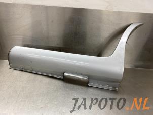 Begagnade Sidokjol, vänster Toyota Yaris Verso (P2) 1.3 16V Pris € 39,95 Marginaltabell erbjuds av Japoto Parts B.V.