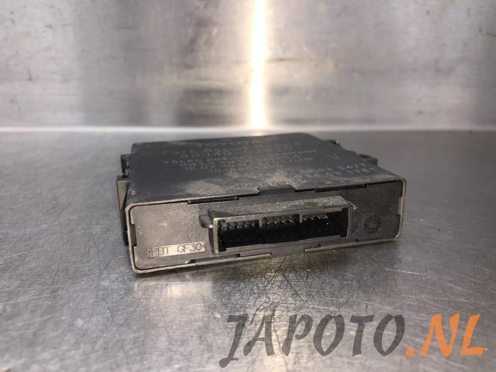 PDC-modul från en Toyota Auris (E15) 1.8 16V HSD Full Hybrid 2011