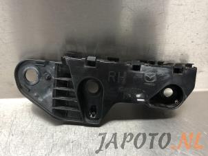 Gebruikte Bumpersteun rechts-voor Mazda CX-5 I (KE,GH) 2.5 SkyActiv-G 192 16V 4WD Prijs € 15,00 Margeregeling aangeboden door Japoto Parts B.V.