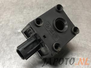 Gebruikte Alarm sirene Mazda CX-5 I (KE,GH) 2.5 SkyActiv-G 192 16V 4WD Prijs € 19,95 Margeregeling aangeboden door Japoto Parts B.V.