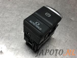 Begagnade Brytare, parkeringsbroms Mitsubishi Outlander (GF/GG) 2.0 16V PHEV 4x4 Pris € 19,95 Marginaltabell erbjuds av Japoto Parts B.V.