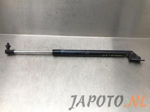 Gebruikte Gasveer links-achter Mazda CX-5 I (KE,GH) 2.5 SkyActiv-G 192 16V 4WD Prijs € 14,95 Margeregeling aangeboden door Japoto Parts B.V.