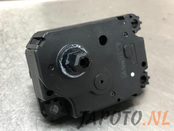 Värmarventil, motor från en Mitsubishi Outlander (GF/GG) 2.0 16V PHEV 4x4 2018