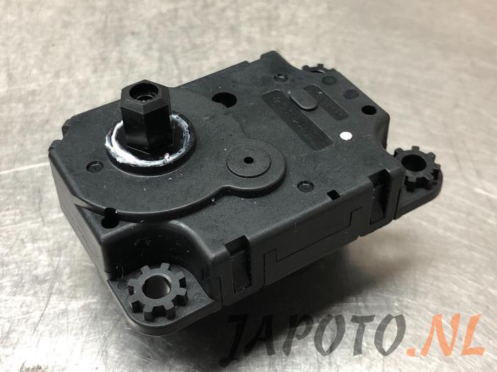 Värmarventil, motor från en Mitsubishi Outlander (GF/GG) 2.0 16V PHEV 4x4 2018