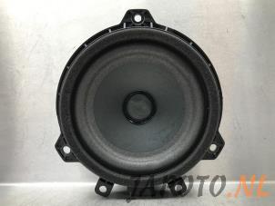 Gebruikte Speaker Kia Stonic (YB) 1.2 MPI 16V Prijs € 19,99 Margeregeling aangeboden door Japoto Parts B.V.