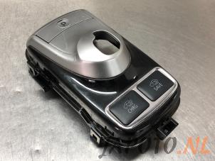 Begagnade Brytare, parkeringsbroms Mitsubishi Outlander (GF/GG) 2.0 16V PHEV 4x4 Pris € 34,95 Marginaltabell erbjuds av Japoto Parts B.V.