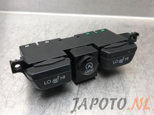 Begagnade Sätesvärmebrytare Honda Civic (FK1/2/3) 1.4i VTEC 16V Pris € 29,95 Marginaltabell erbjuds av Japoto Parts B.V.