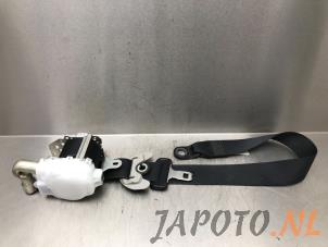 Begagnade Främre säkerhetsbälte, vänster Toyota Avensis Wagon (T27) 2.0 16V D-4D-F Pris € 49,99 Marginaltabell erbjuds av Japoto Parts B.V.