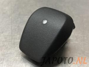 Gebruikte Lichtsensor Hyundai i30 Fastback (PDEBA/PEDBC) 2.0 N Turbo 16V Prijs € 19,95 Margeregeling aangeboden door Japoto Parts B.V.
