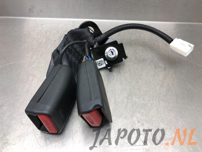 Bakre bältesspänne, höger från en Hyundai i20 Coupe  2018